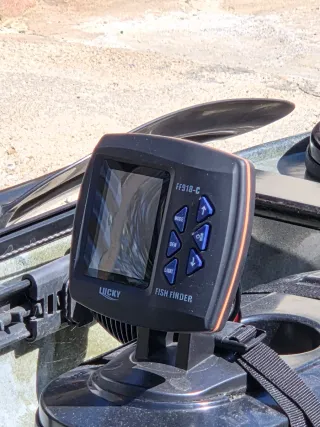 Kayak de pesca con accesorios