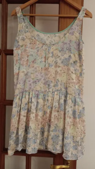 Vestido floral Stradivarius talla S