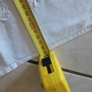 Tovaglia ricamata a mano in lino