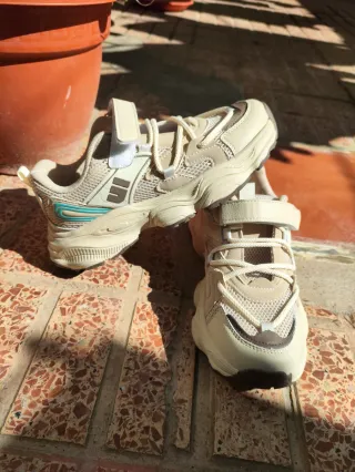 Deportivas beige y marrón talla 38