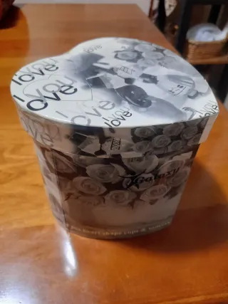 Coppia tazzine a forma di cuore "I love you"