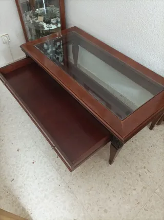Mesa centro madera con cajón expositor