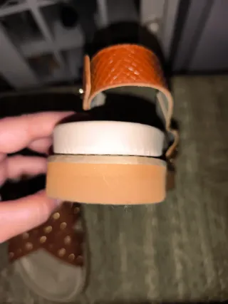 Sandalias Micuir marrón y Dorado