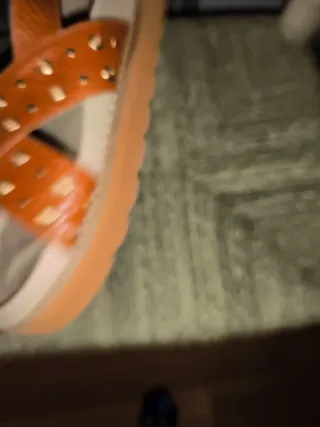 Sandalias Micuir marrón y Dorado