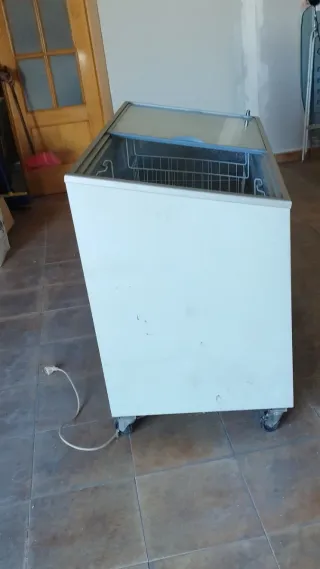 Arcón Congelador Horizontal con Ruedas
