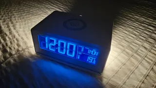 Despertador Carga Inalámbrica y Temperatura