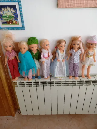 Muñecas estilo Barbie, 25€ cada una