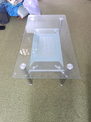 Mesa centro cristal y metal