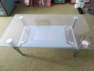 Mesa centro cristal y metal