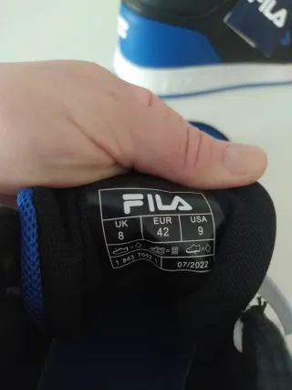 Zapatillas Fila Botas Negras y Azules