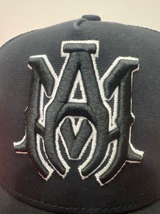 Gorra Amiri Trucker Logo Negro Blanco