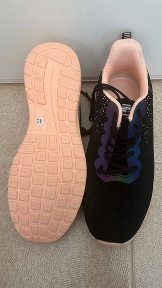 Deportivas running Air. negras y rosas