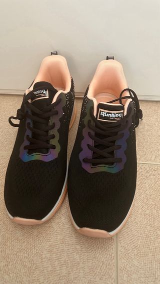 Deportivas running Air. negras y rosas
