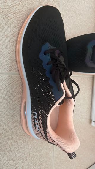 Deportivas running Air. negras y rosas