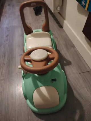 Correpasillos infantil verde y blanco