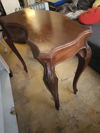 Mesa de cedro estilo francés con cajón