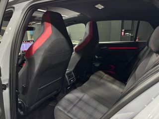 Volkswagen Golf 8.5 GTI 2.0 TSI 265cv DSG