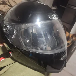 Casco de moto seminuevo negro