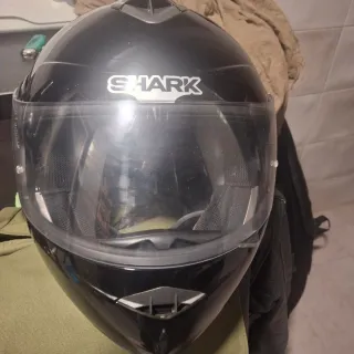 Casco de moto seminuevo negro