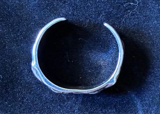 Anillo de plata con diseño