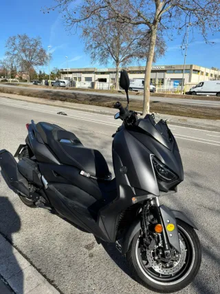 Yamaha XMAX 400 Negra