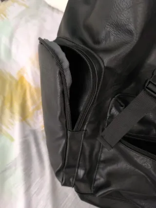 Mochila imitación cuero marrón oscura