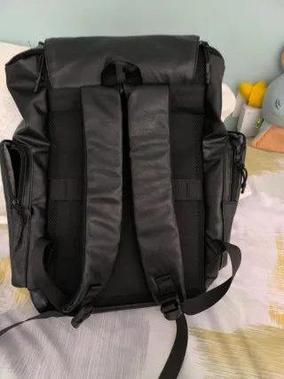 Mochila imitación cuero marrón oscura