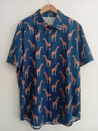 Camisa estampada de jirafas