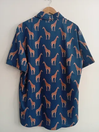 Camisa estampada de jirafas