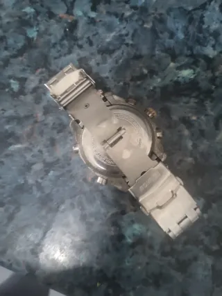 Reloj Casio Edifice Dorado y Plateado