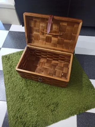 Baúl vintage de madera y cuero