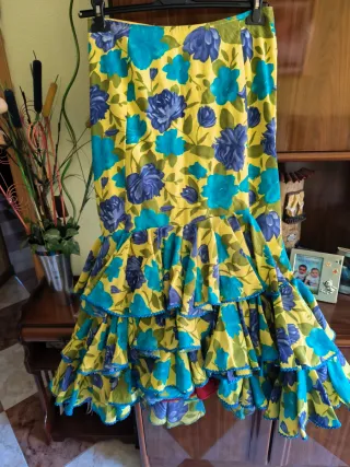 Falda flamenca con volantes