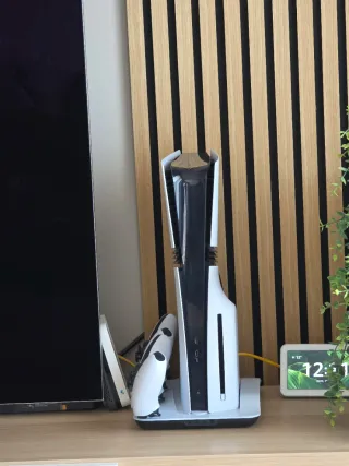 Playstation 5 Pro con 2 mandos y lector sin uso