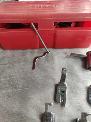 Accesorios Máquina Coser Caja