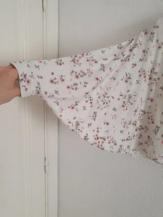 Blusa Bershka floral S