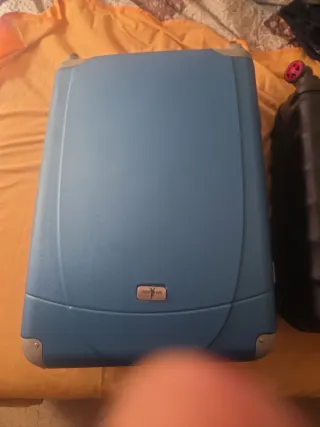 3 Maletas: Mediana 20kg, Grande 30kg y bolsa 20 kg