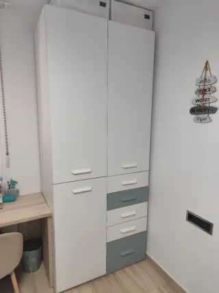 Conjunto muebles habitación juvenil blanco y gris