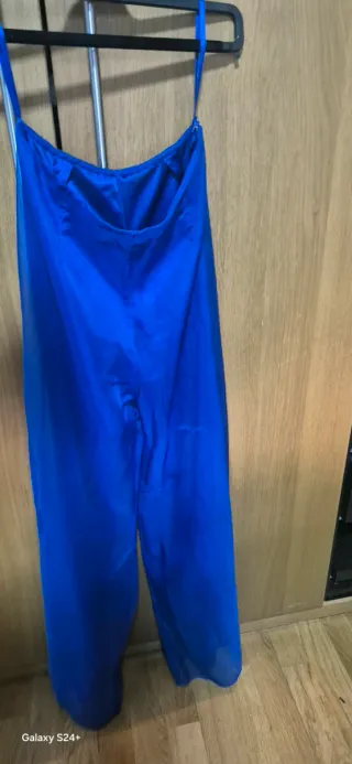 Vestido largo azul con estampado