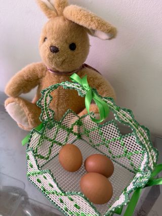 Lote libros, conejo y cesta para huevos pascua