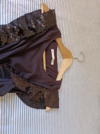 Top negro volantes lentejuelas T.L