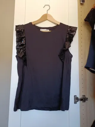 Top negro volantes lentejuelas T.L