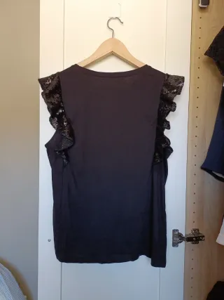 Top negro volantes lentejuelas T.L