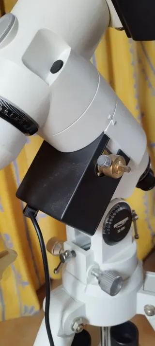 Montura Ecuatorial Omegon EQ-500 Motorizada