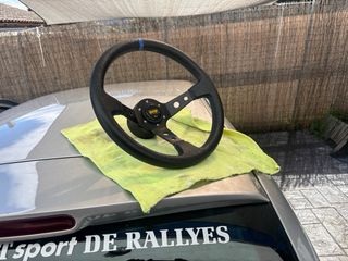 Volante OMP desplazado + piña Clio RS 197