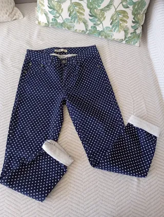 Pantalón vaquero azul de lunares blancos