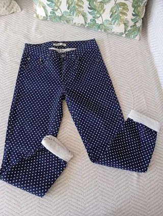 Pantalón vaquero azul de lunares blancos