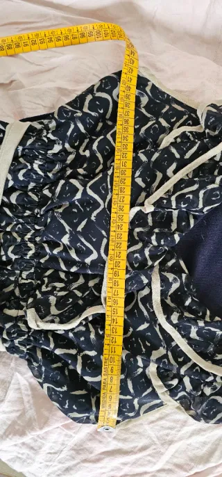 Vestido estampado azul marino y beige