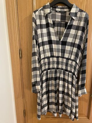 Vestido Zara cuadros negros y beige Talla M