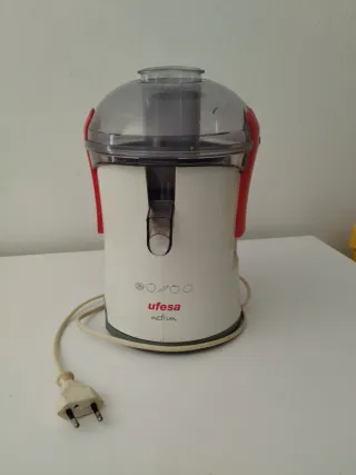 Licuadora de zumos Ufesa Activa