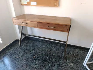 Mesa recibidor con dos cajones de madera y metal